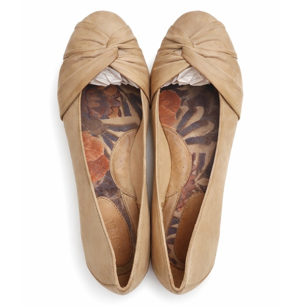 Born EU 40 US 8.5 Beige Tan Leather Ballet Flats Twist Knot Minimalist Classic